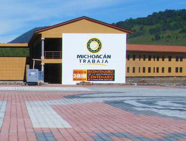 Construccion de Universidad Intercultural Indigena de Mich en Pichataro IIFEEM