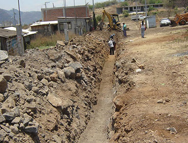 Construccion de Red Sanitaria en Tuxpan, Michoacan SEAC